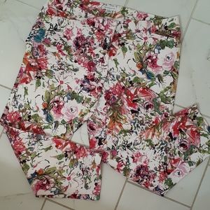Liz Claiborne Floral Print Capri Pants